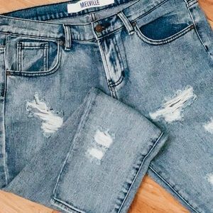 Brandy Melville High-Waisted Boyfriend jeans